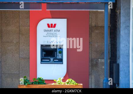 Adélaïde, Australie méridionale - 17 août 2019 : guichet automatique de la banque Westpac vu de la rue à Unley un jour Banque D'Images