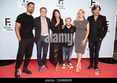 La Rochelle, France. 15 septembre 2021Waly Dia, Guillaume de Tonquedec, Stephanie Pillonca, Samuel Allain Abitbol, Camille Lou et Christophe Herau assistent à la séance photo de J irai au bout de mes refes lors du 23e Festival de fiction télévisée à la Rochelle, le 14 septembre 2021 à la Rochelle, France. Photo de David Niviere/ABACAPRESS.COM Banque D'Images