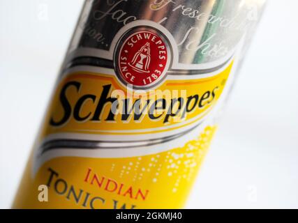 Dans cette photo illustration peut de Schweppes Indian Tonic Banque D'Images