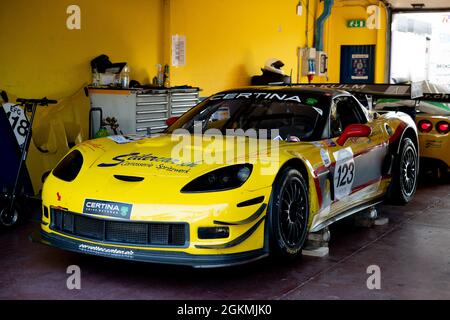 Italie, septembre 12 2021. Vallelunga classique. Voiture de course Chevrolet Corvette Z06R dans le champ de courses Banque D'Images