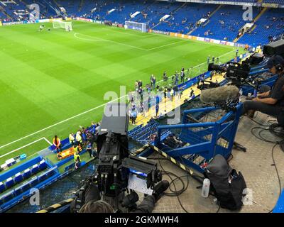 Fulham, Royaume-Uni. 14 septembre 2021. Stanford Bridge, Londres, 14 septembre 2021 les médias télévisés ont mis en scène au Chelsea football Club à l'occasion de leur premier match en défense de leur victoire de la Ligue des Champions plus tôt dans l'année. Crédit : Motofoto/Alay Live News Banque D'Images