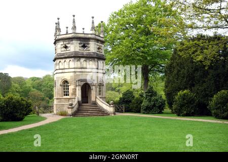 The Octagon Tower une folie de style gothique à l'abbaye de Fountains près de Ripon dans le North Yorkshire, Angleterre, Royaume-Uni. Banque D'Images