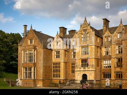 Royaume-Uni, Angleterre, Oxfordshire, Banbury, Abbaye de Wroxton, entrée du campus britannique de l'Université Fairleigh Dickinson du New Jersey aux États-Unis Banque D'Images