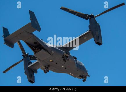 Un avion de tiltrotor de Osprey CV-22B affecté au 14e Escadron d'armes à la base aérienne de Hurlburt Field, en Floride, débarque après une école d'armes de la Force aérienne des États-Unis Banque D'Images