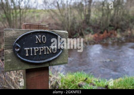 Pas de mouche tipping signer dans la campagne, Northumberland, Angleterre Banque D'Images