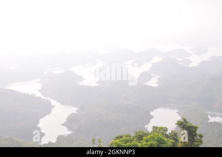 Lac de Nice Ta Dung dans la province de Dak Nong au centre du Vietnam Banque D'Images