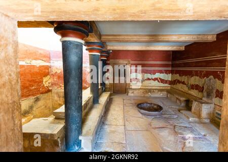 Vue imprenable sur les ruines du palais de Knossos en Crète, Héraklion, Grèce Banque D'Images