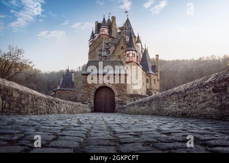 Château d'Eltz (Burg Eltz) - Rhénanie-Palatinat, Allemagne Banque D'Images