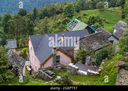 Cerentino est un petit village isolé du Tessin, Circolo della Rovana, en Suisse Banque D'Images