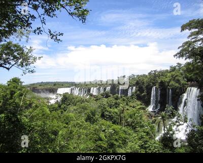 Iguassu (Iguazu Falls), l'Argentine et le Brésil, à la frontière de l'Amérique du Sud Banque D'Images