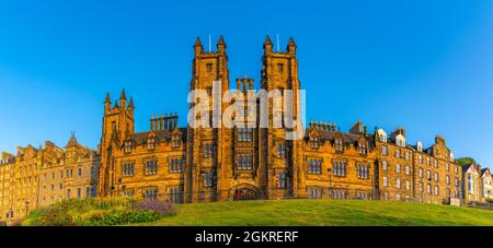 Vue sur New College, l'université d'Édimbourg, sur la plaie, depuis Princes Street au coucher du soleil, Edimbourg, Ecosse, Royaume-Uni, Europe Banque D'Images