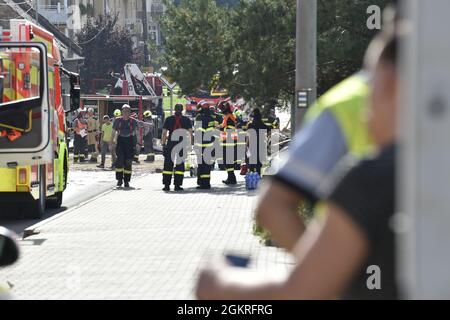 Korycany, République tchèque. 15 septembre 2021. Plusieurs personnes ont été blessées lors de l'explosion d'une maison à Korycany, près de Kromeriz, République tchèque, le 15 septembre 2021. Crédit: Dalibor Gluck/CTK photo/Alamy Live News Banque D'Images