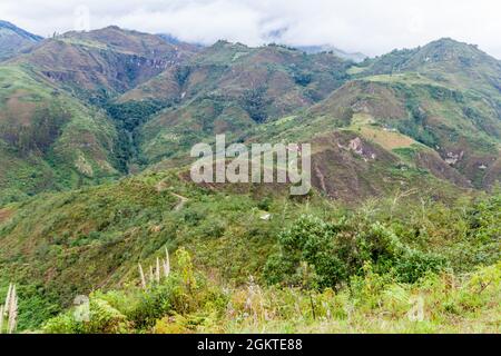 Montagnes près du village de Leymebamba dans le nord du Pérou Banque D'Images