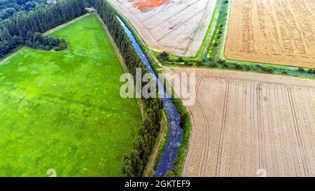 Vue aérienne d'une section du Little Stour, près de Plucks Gutter, Kent Banque D'Images