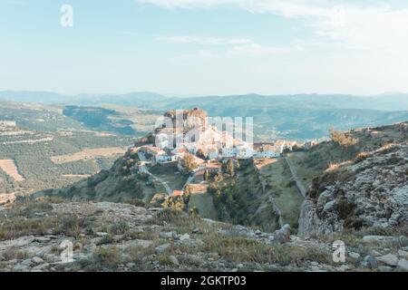 Beau paysage de la commune d'Ares del Maestrat (Ares del Maestre) en Espagne Banque D'Images