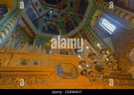 PLACE DU KREMLIN , MOSCOU , RUSSIE - 27 AVRIL 2018 : œuvres d'art sur le mur à l'intérieur du site de l'UNESCO célèbre dans le monde la cathédrale Saint-Basile à la place du Kremlin, Mosc Banque D'Images