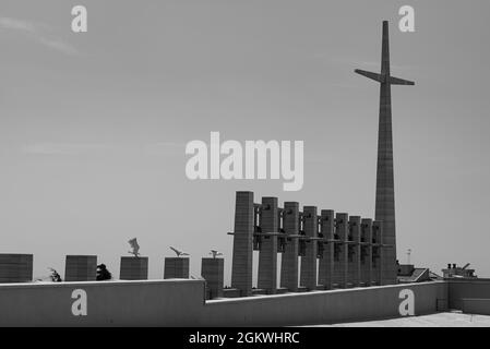 L'église a commencé le 2 juillet 1956 et a été consacrée le 1er juillet 1959. Sur l'étage ci-dessous, il y a la crypte où le corps de Saint Pio de Pietrelc Banque D'Images