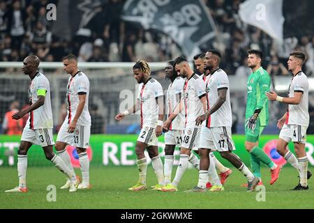 ISTANBUL, TURQUIE - SEPTEMBRE 15: Besiktas regardant déçu lors du match de l'UEFA Champions League entre Besiktas et Borussia Dortmund au parc Vodafone le 15 septembre 2021 à Istanbul, Turquie (photo par TUR/Orange Pictures) Credit: Orange pics BV/Alay Live News Banque D'Images