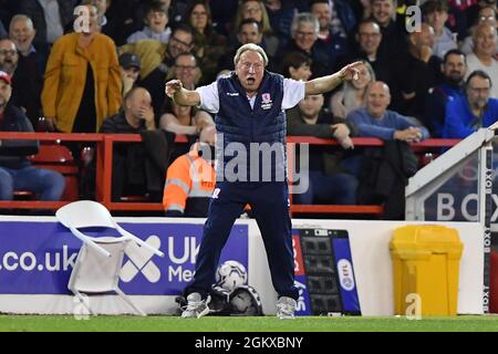 NOTTINGHAM, ROYAUME-UNI. 15 SEPT Neil Warnock, directeur de Middlesbrough gestes à l'arbitre lors du match de championnat Sky Bet entre Nottingham Forest et Middlesbrough au City Ground, Nottingham, le mercredi 15 septembre 2021. (Credit: Jon Hobley | MI News) Credit: MI News & Sport /Alay Live News Banque D'Images