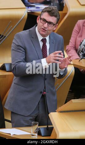 Brian Whittle MSP Scottish Conservative pendant le débat du Parti conservateur et unioniste écossais sur Net Zero, énergie et transport, au Parlement écossais à Holyrood, Édimbourg. Date de la photo: Mercredi 15 septembre 2021. Banque D'Images