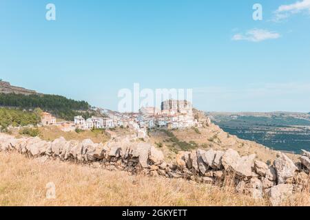 Beau paysage de la commune d'Ares del Maestrat (Ares del Maestre) en Espagne Banque D'Images