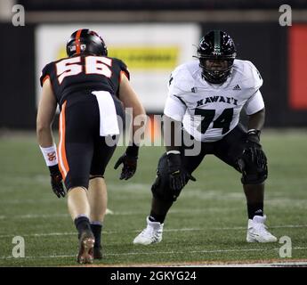 11 septembre 2021 - Hawaii Rainbow Warriors offensant lineman Gene Pryor #74 lors d'un match entre les Oregon State Beavers et les Hawaii Rainbow Warriors au stade Reser de Corvallis, OR - Michael Sullivan/CSM Banque D'Images