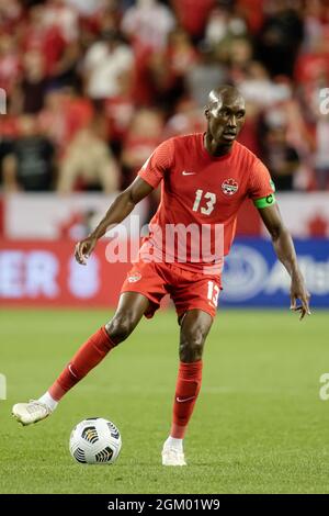 Toronto, Canada, le 8 septembre 2021 : Atiba Hutchinson d'équipe Canada en action pendant le match de qualification 2022 de la coupe du monde de la FIFA de la CONCACAF contre El Salvador à BMO Field, à Toronto, au Canada. Le Canada a gagné le match 3-0. Banque D'Images