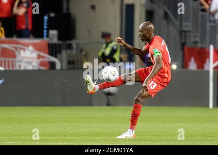 Toronto, Canada, le 8 septembre 2021 : Atiba Hutchinson d'équipe Canada en action pendant le match de qualification 2022 de la coupe du monde de la FIFA de la CONCACAF contre El Salvador à BMO Field, à Toronto, au Canada. Le Canada a gagné le match 3-0. Banque D'Images