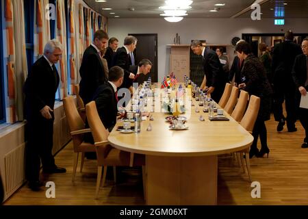 Le président Barack Obama participe à une réunion bilatérale avec le Premier ministre Jens Stoltenberg à Oslo, en Norvège, le 10 décembre 2009. (Photo officielle de la Maison Blanche par Pete Souza) cette photo officielle de la Maison Blanche est disponible uniquement pour publication par les organismes de presse et/ou pour impression personnelle par le(s) sujet(s) de la photo. La photographie ne peut être manipulée d'aucune manière et ne peut pas être utilisée dans des documents commerciaux ou politiques, des publicités, des courriels, des produits, des promotions qui, de quelque manière que ce soit, suggèrent l'approbation ou l'approbation du Président, de la première famille ou de la Maison Blanche Banque D'Images