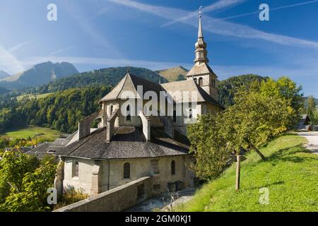 FRANCE HAUTE-SAVOIE (74) ABONDANCE, VILLAGE DE L'ÉGLISE, MASSIF DU CHABLAIS Banque D'Images