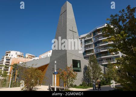 FRANCE HAUT-DE-SEINE (92100) BOULOGNE-BILLANCOURT, LA ZONE TRAPÈZE (ZONE ÉCOLOGIQUE), L'ÉGLISE SAINT FRANÇOIS DE SALES Banque D'Images