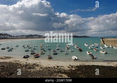 FRANCE. BRETAGNE. COTES D'ARMOR (22) PLENEUF-VAL ANDRE.PIEU VOILE. (PHOTO NON DISPONIBLE POUR LE CALENDRIER OU LA CARTE POSTALE) Banque D'Images