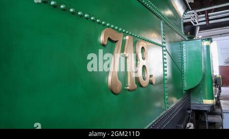 Gros plan d'un numéro de train sur un ancien train dans le musée Banque D'Images