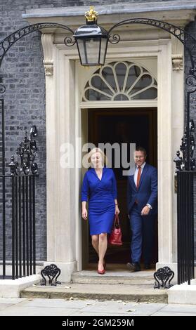 Liz Truss MP quittant 10 Downing Street après avoir été nommé Secrétaire aux Affaires étrangères dans un remaniement ministériel, le 15 septembre 2021 Banque D'Images