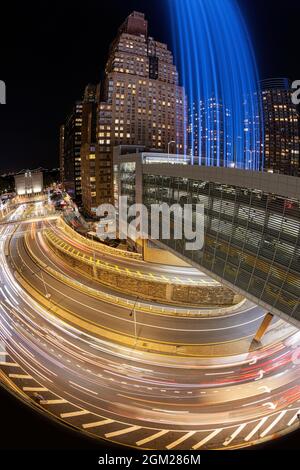 NYC Battery tunnel Helix - vue sur l'entrée du tunnel Hugh L. Carey. Le Brooklyn–Battery tunnel est un tunnel à péage de la ville de New York qui relie Banque D'Images