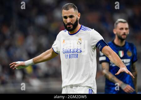 Milan, Italie. 15 septembre 2021. Karim Benzema du Real Madrid réagit lors du match de football du groupe D de l'UEFA Champions League entre le FC Internazionale et le Real Madrid au stade San Siro de Milan (Italie), le 15 septembre 2021. Photo Andrea Staccioli/Insidefoto crédit: Insidefoto srl/Alamy Live News Banque D'Images