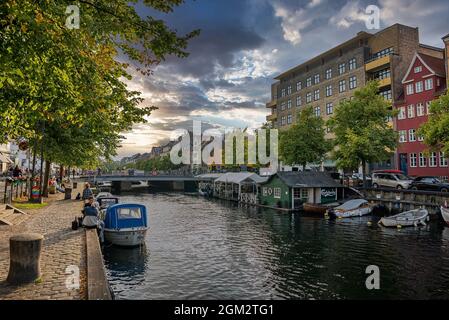 Beaux canaux de Copenhague, la capitale du Danemark. Banque D'Images