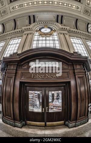 Lackawanna Faber News - le style architectural américain industriel dans la salle d'attente principale de la gare de Erie Lackawanna à Hoboken, Banque D'Images