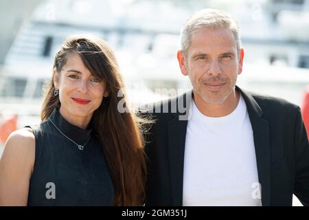 Medi Sadoun et Audrey Dana assistent à l'ami qui n'existe pas photocall lors du 23e Festival de fiction TV à la Rochelle, le 16 septembre 2021 à la Rochelle, France. Photo de David Niviere/ABACAPRESS.COM Banque D'Images