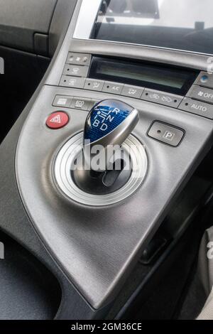 La console et la baguette d'un importateur japonais ont utilisé Toyota Prius Banque D'Images