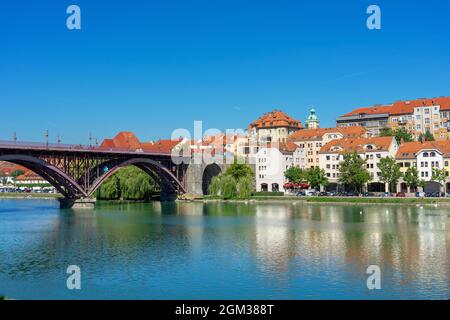 Glavni vieux la plupart à Maribor avec une belle vue de la vieille ville fin prêté quartier jour d'été. Banque D'Images