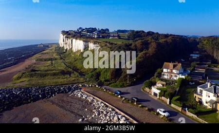 Vue aérienne le long de Chalk Cliff Line à Oldlairs Bay, Kent Banque D'Images