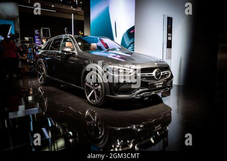 Mercedes-Benz C220d 4MATIC, voiture tout terrain présentée au salon automobile IAA Mobility 2021 à Munich, Allemagne - le 6 septembre 2021. Banque D'Images
