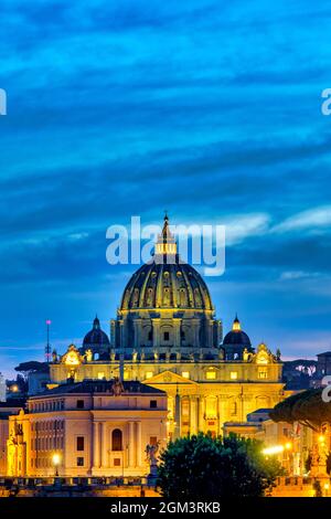 Vue sur la basilique Saint-Pierre, Rome, Italie Banque D'Images