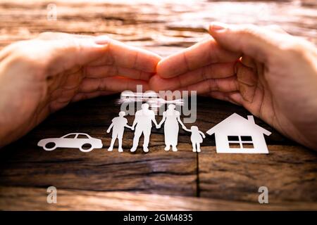 Famille, Immobilier et assurance automobile Banque D'Images