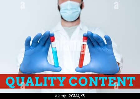 Texte montrant le contenu de qualité inspiration. Mot écrit sur le contenu qui offre de la valeur et consiste en une grande écriture scientifique de recherche comparant Banque D'Images