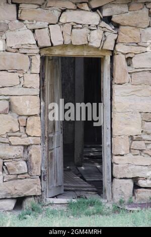 Ruines d'un ancien poste militaire dans Nine Mile Canyon, Utah Banque D'Images