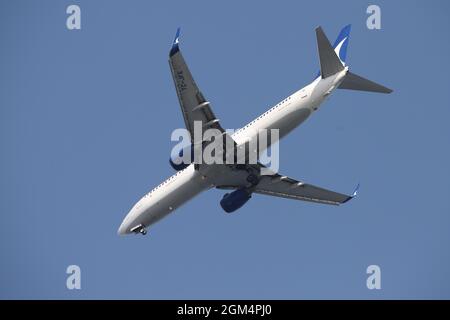 ISTANBUL, TURQUIE - 24 MAI 2021 : Boeing 737-8F2 (CN 29767) d'AnadoluJet Airlines débarquant à l'aéroport Sabiha Gokcen d'Istanbul. Banque D'Images