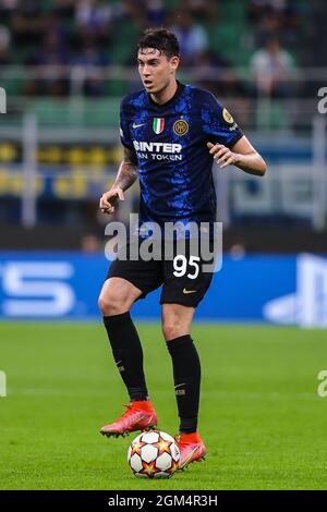 Milan, Italie. 15 septembre 2021. Alessandro Bastoni en action lors de l'UEFA Champions League 2021/22 Group Stage - match de football du groupe D entre le FC Internazionale et le Real Madrid CF au stade Giuseppe Meazza.(score final; FC Internazionale 0 - 1 Real Madrid CF). (Photo de Fabrizio Carabelli/SOPA Images/Sipa USA) crédit: SIPA USA/Alay Live News Banque D'Images