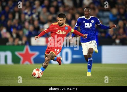 Leicester, GBR. 16 septembre 2021. Lorenzo Insigne de Napoli et Patson Daka de Leicester City pendant Leicester City v Napoli, UEFA Europa League football match, King Power Stadium, Leicester, UK-16 Sep 2021 Credit: Michael Zemanek/Alay Live News Banque D'Images